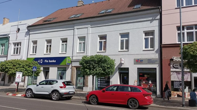 Pronájem obchodních prostor, kanceláří 133m2 17. listopadu