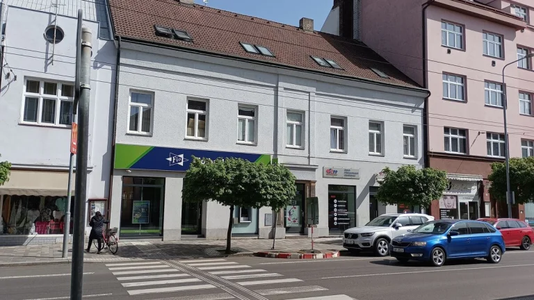 Pronájem kancelářských a obchodních prostor, kanceláří 103m
