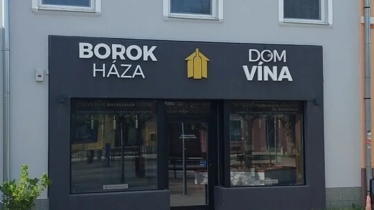 Obchodny priestor na prenajom v Sturove.