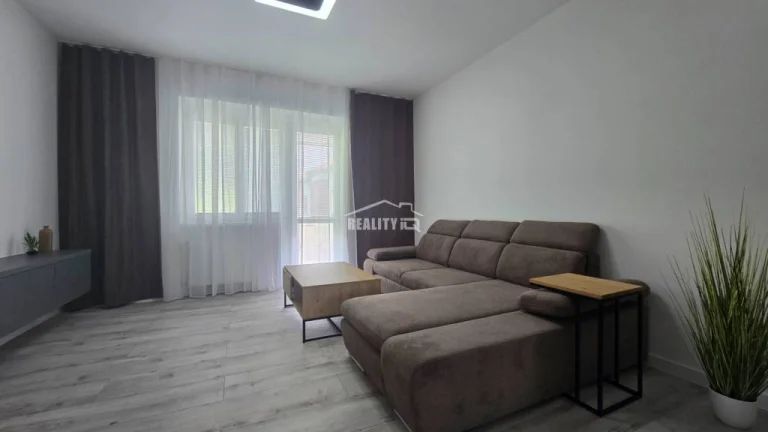 Tehlový zrekonštruovaný, zariadený 2 izbový byt