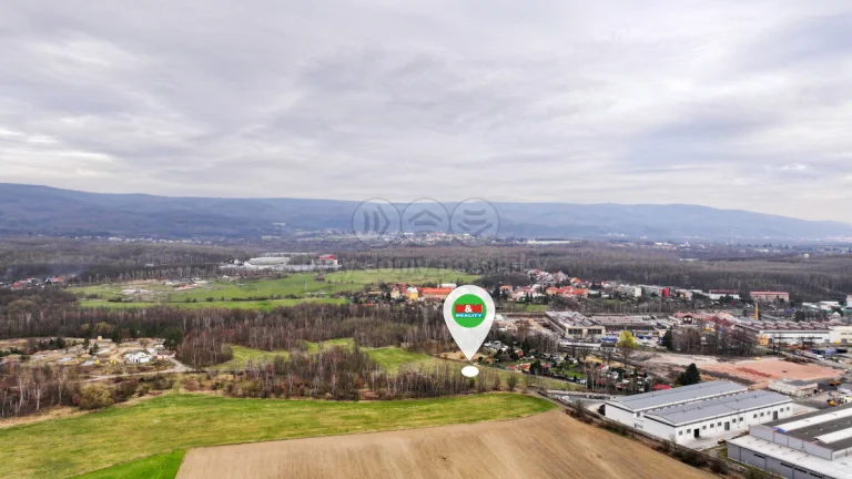 Prodej komerčního pozemku, 6787 m²