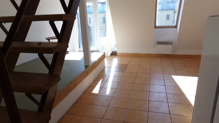 Pronájem bytu 2+kk s balkonem, Podnásepní
