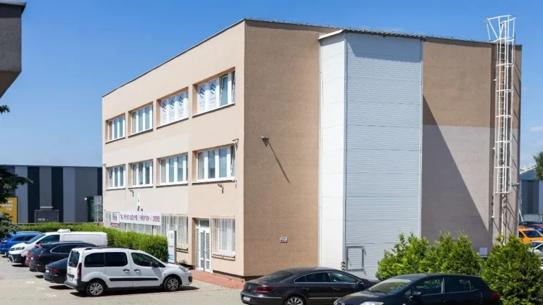 Na predaj budova a areál na Vajnorskej