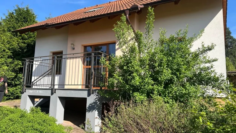 Rodinný dům v obci Pařezov - Domažlice