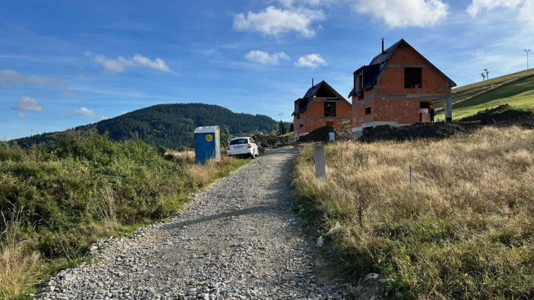 Na predaj stavebný pozemok na zjazdovke Makov