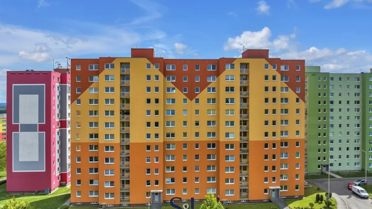 Mám tu pro Vás bytovou jednotku o dispozici 2+kk s lodžií v