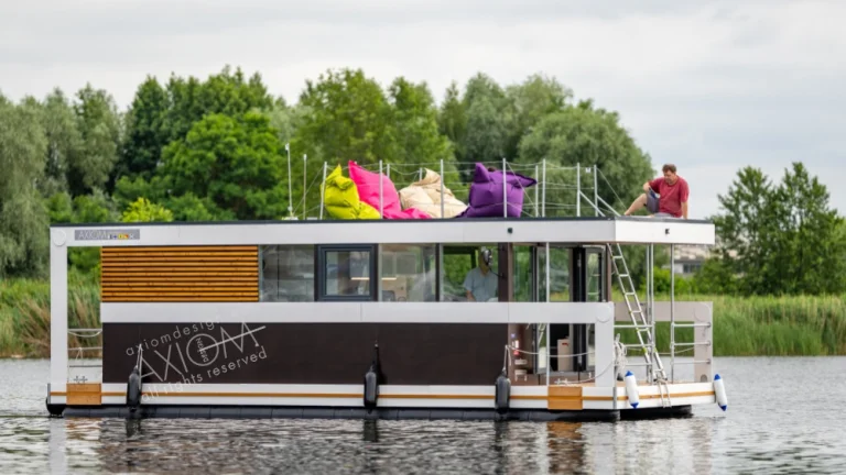 Houseboat / hausbót