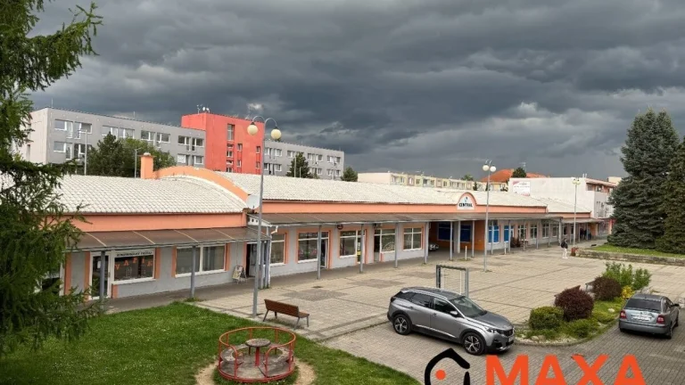 Na predaj polyfunkčný objekt, centrum mesta, Senica