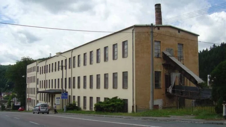 Pronájem výrobních a skladovacích prostor