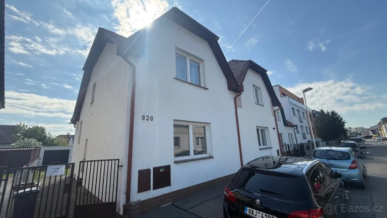Menší rodinný dům se zahradou v širším centru Hradce Králové