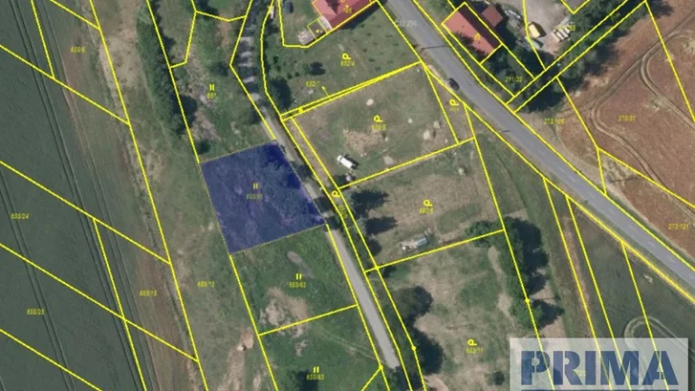 Stavební pozemek pro rodinný dům 1007 m2 v Bouzově