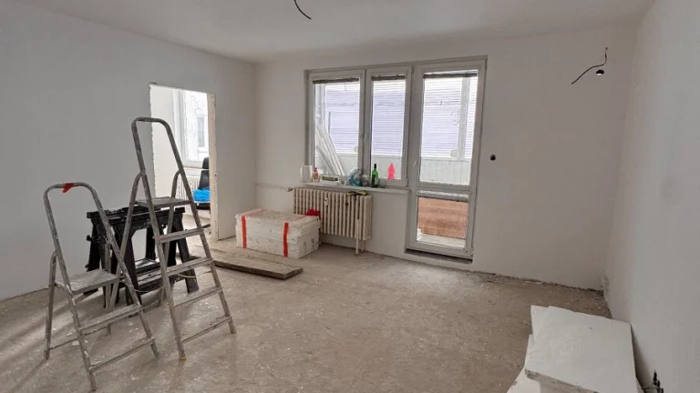 Predaj 4 izbový byt Sídlisko 1. Mája 88m2 s balkónom