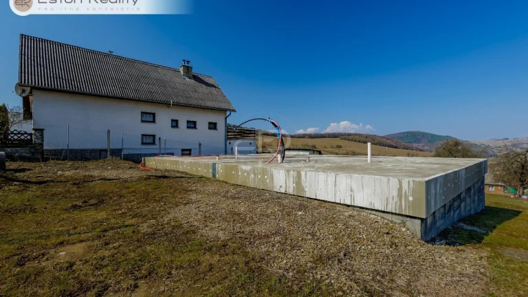 Predaj stavebný pozemok so základovou doskou a projektom