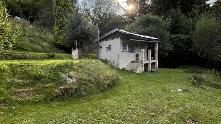 Prodej zahrady, Horni Slavkov, 1663m², se zdenou chatou