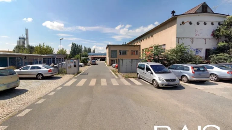Pronájem komerčního pozemku 1000 m² Brno