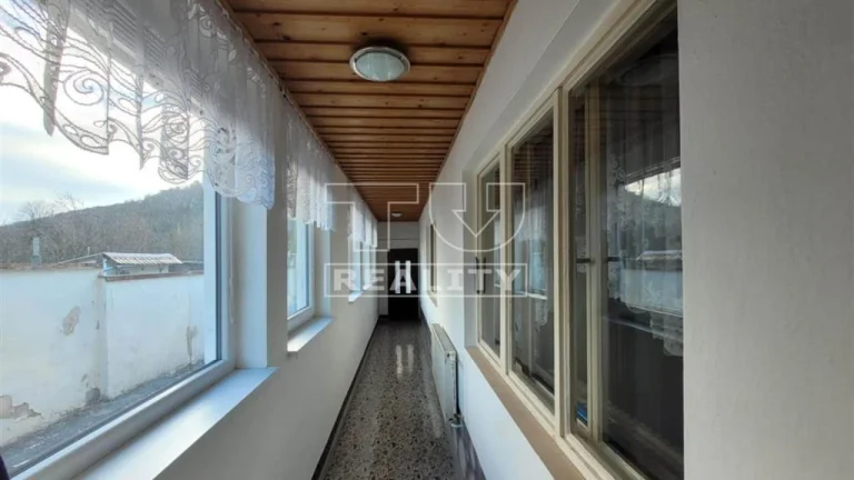 REZERVOVANÝ RODINNÝ DOM 90m2 NA POZEMKU 741m2, BZINCE...
