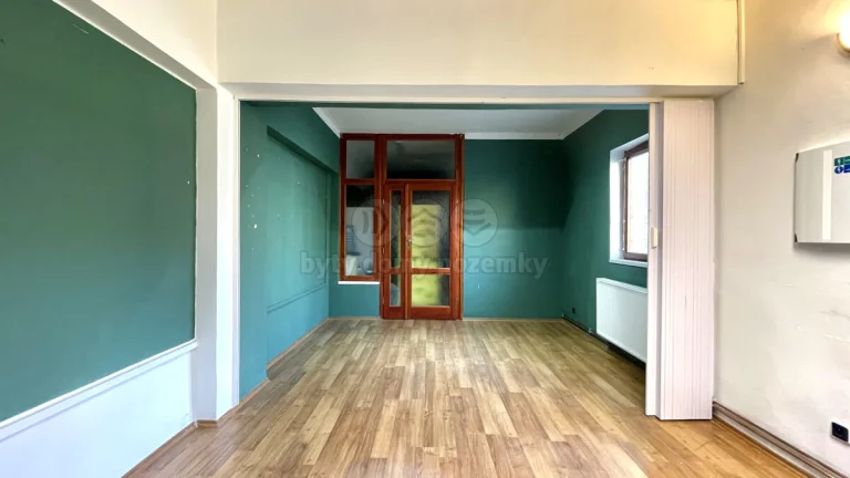 Pronájem obchod a služby, 34 m², Žatec, ul. Husova