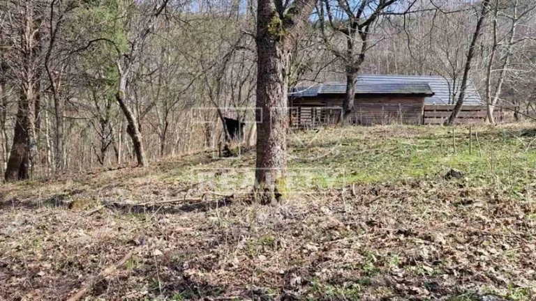 NA PREDAJ stavebný pozemok 962 m2 – Horná Mariková