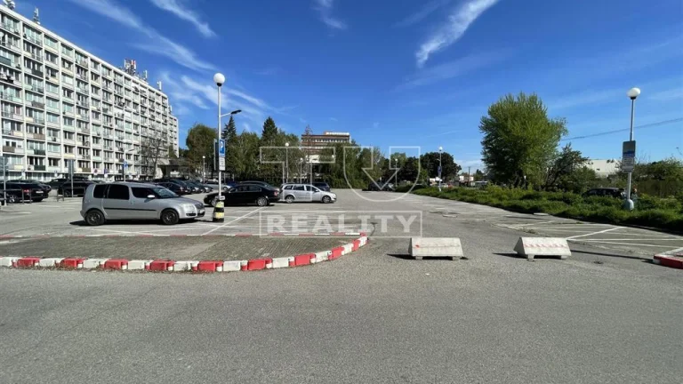 Investičný pozemok s potenciálom-budúcnosť začína tu - v...