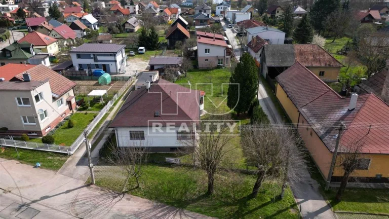 Na predaj rodinný dom v TOP lokalite Žilina-Bánová na...