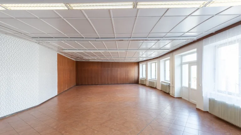 Pronájem komerčních prostor Pelhřimov (124 m²) v centru
