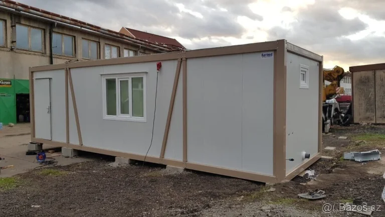 Obytný/kancelářský kontejner PMP - K o rozměru 3 x 8 m