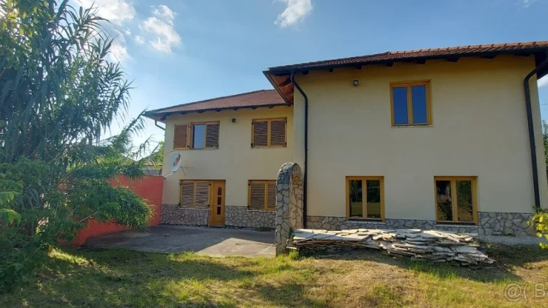 Na predaj 5 izbový rodinný dom v Komárome (HU) - časť Koppán