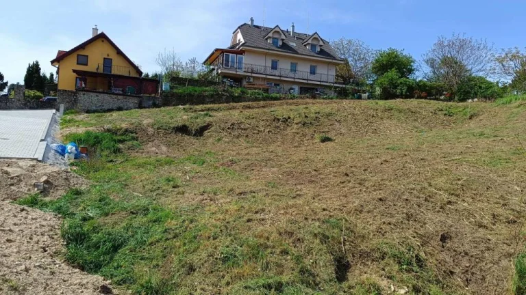 Stavebný pozemok so sieťami. Chladná ul., Rača