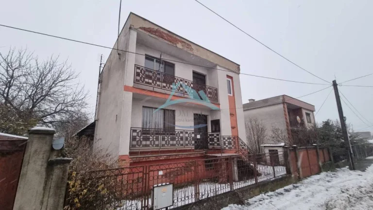 Na predaj rodinný dom s veľkým pozemkom 1988m2
