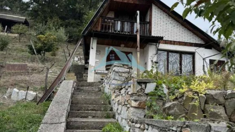 Predaj chaty vo vinárskej oblasti v Šahách, okres Levice