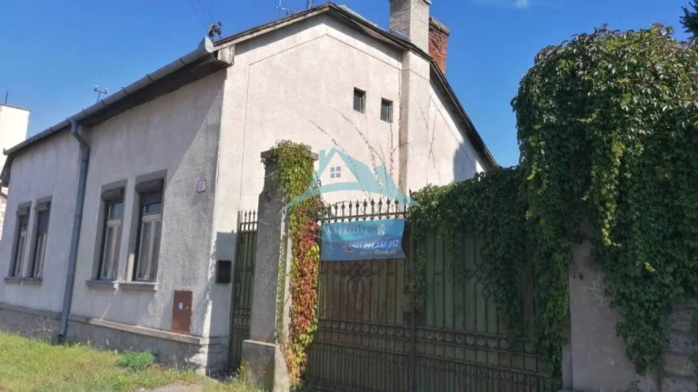 RODINNÝ DOM NA PREDAJ, ŠAHY