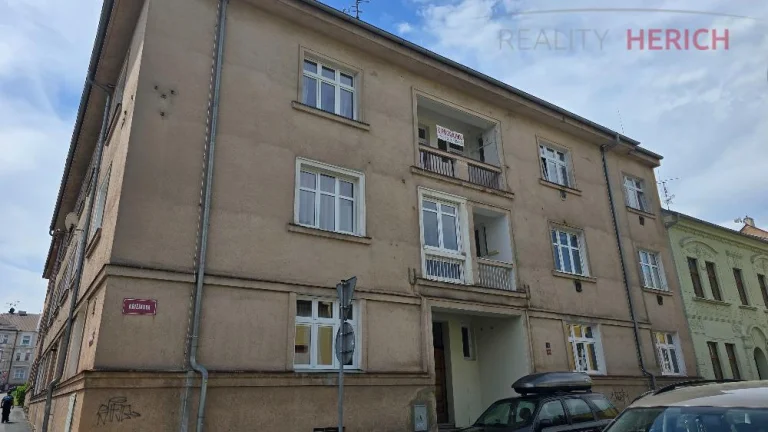 Pronájem bytu 2+1/B, cihla, 80 m2, centrum Chomutova