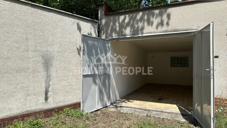 Pronájem garáže 19m2, vč. el.energie, Lobezská ul., Slovany
