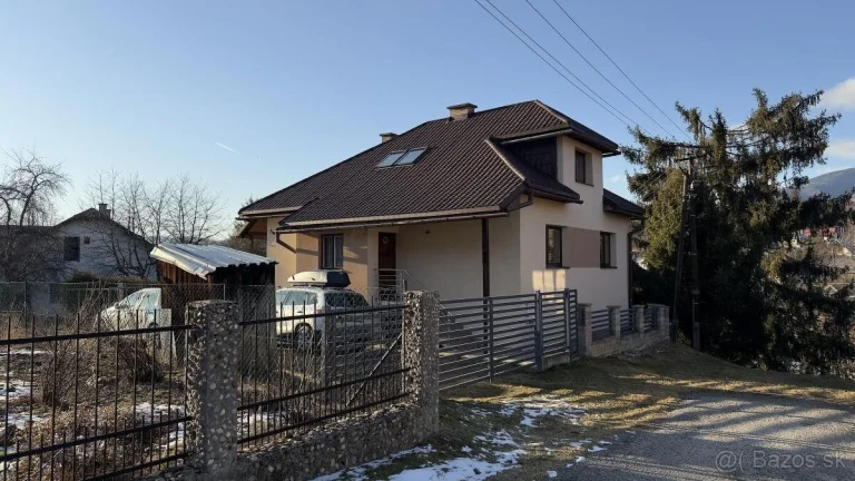 ---REZERVOVANÉ-- VÝBORNÝ DOM V TICHOM PROSTREDÍ NA OKRAJI OB