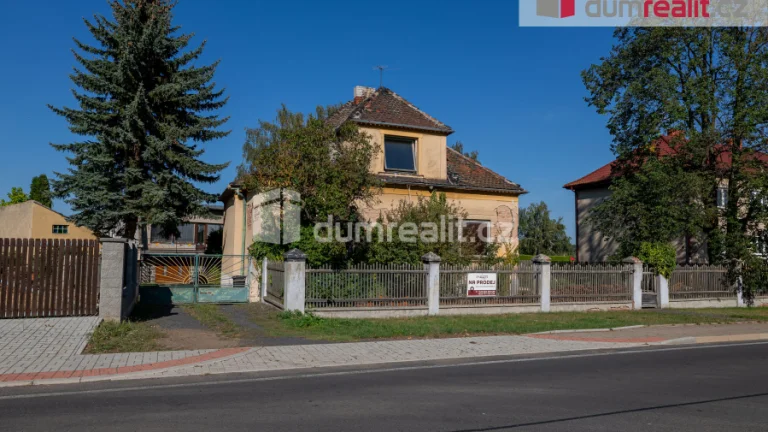 Prodej dvou rodinných domu s pozemkem 3.822 m2 - Vroutek