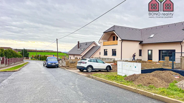RD ve výstavbě, obytná plocha 346 m2, zahrada 853 m2, dvouga