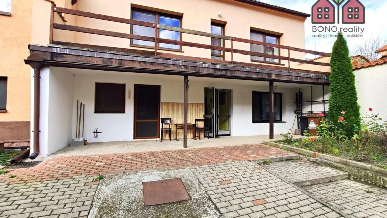 RD, pozemek 397 m2, užitná plocha 231 m2, zahrádka, přístavk