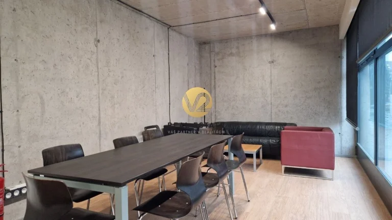 Na PREDAJ komerčný - obchodný priestor 72m2 v Centre Nitry