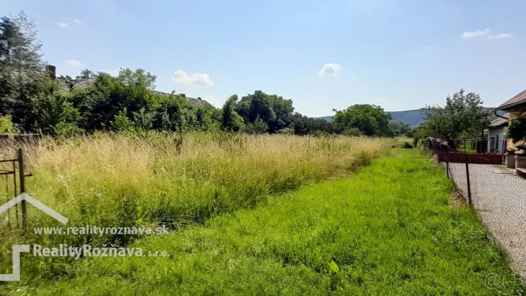 Rozľahlý pozemok v malebnej obci Gemerská Panica.