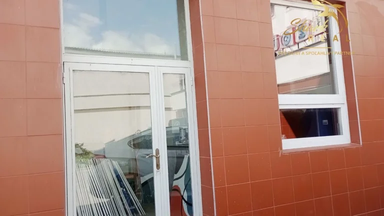 Na prenájom komerčný priestor v Hoteli Zobor