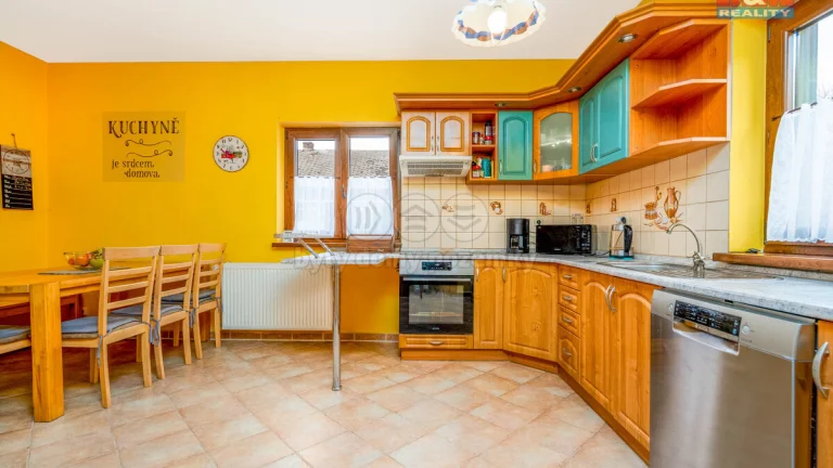 Prodej rodinného domu, 241 m², Bochov