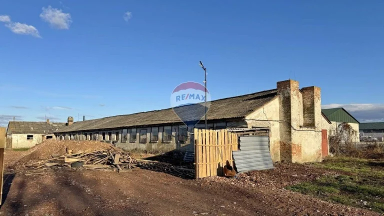 Hala na prenájom Mostová okres Galanta 683 m2