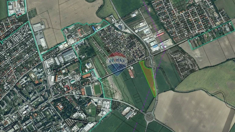 Pozemok určený na občiansku vybavenosť s podielom bytov do 3