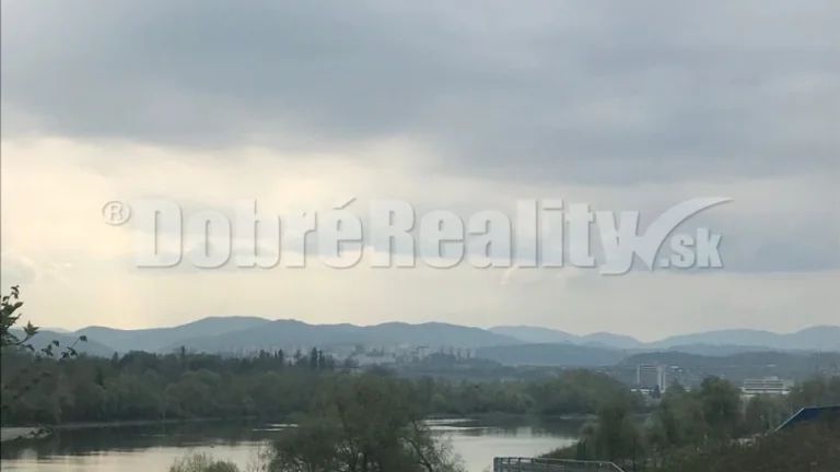 PREDAJ: pozemok pre rodinný dom - 937 m2 Považská Bystrica č