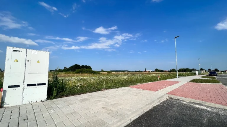 Poděbrady Slunný stavební pozemek 619m2 na okraji Poděbrad