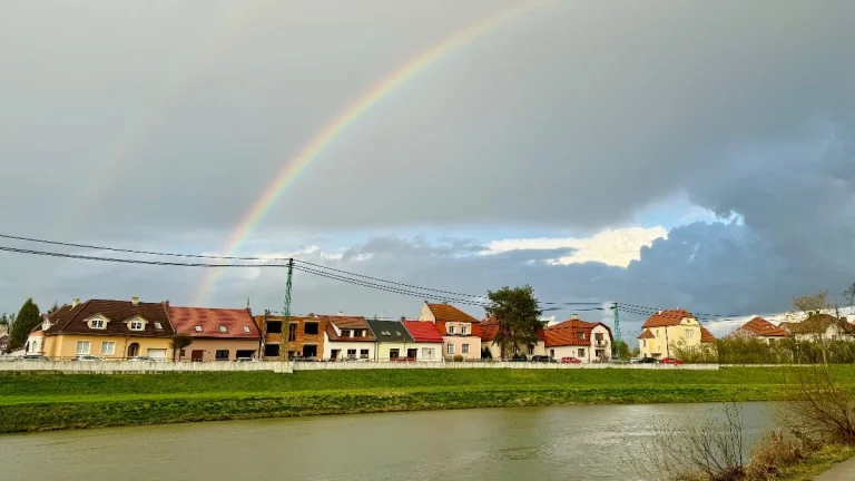 Hledáme pronájem domu/bytu | Uherské Hradiště, Rybárny