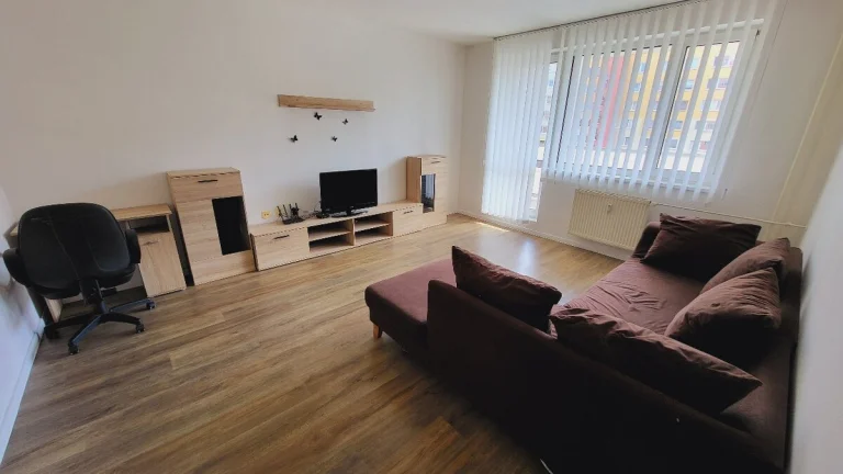 Slnečný 2-izbový byt s loggiou na Helsinskej ulici, Košice