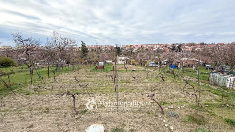 Prodej pozemky - zahrady, 1 184 m2 - Znojmo, ul. Horní Leska