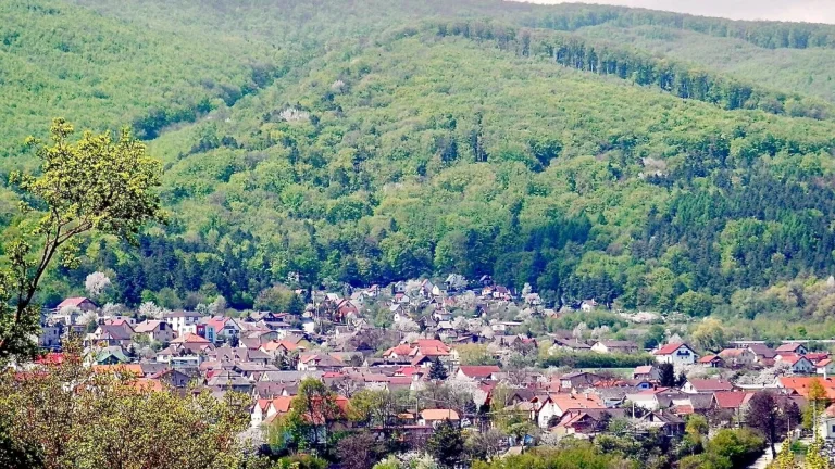 13 km - Útulná 2 podlažná Chatka v Sokoli s Krásnym Výhľadom