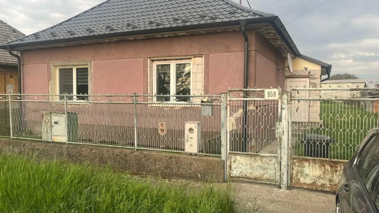 Útulný rodinný 3-izbový dom Selice